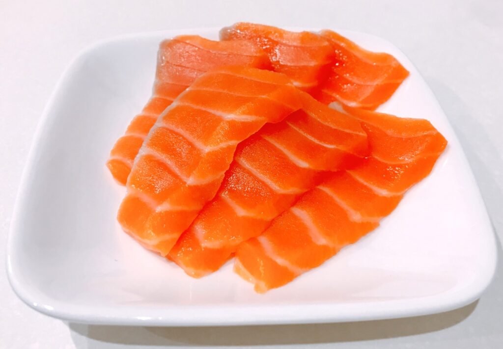 サーモン　刺身