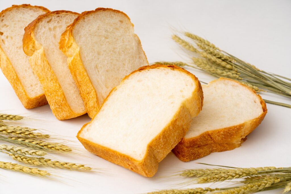 食パンと小麦