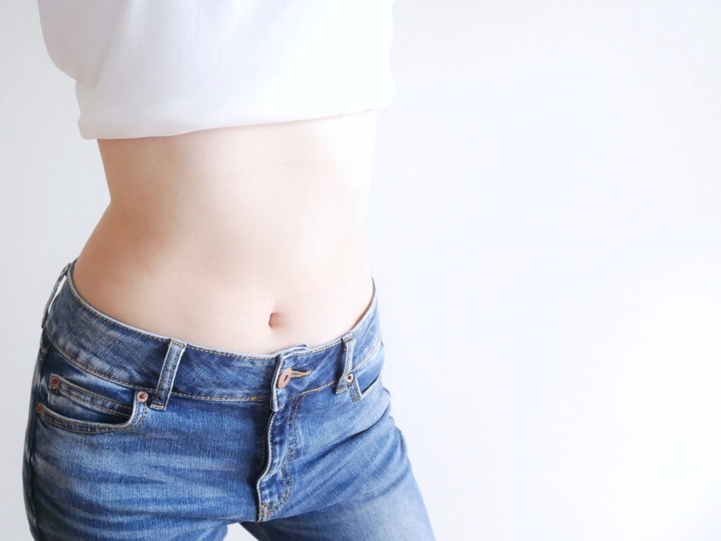 ウエストが細い女性