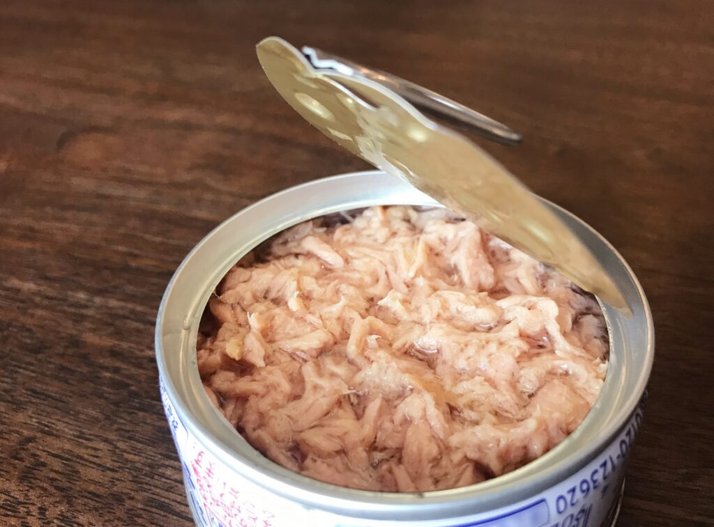 オイル漬けのツナ缶