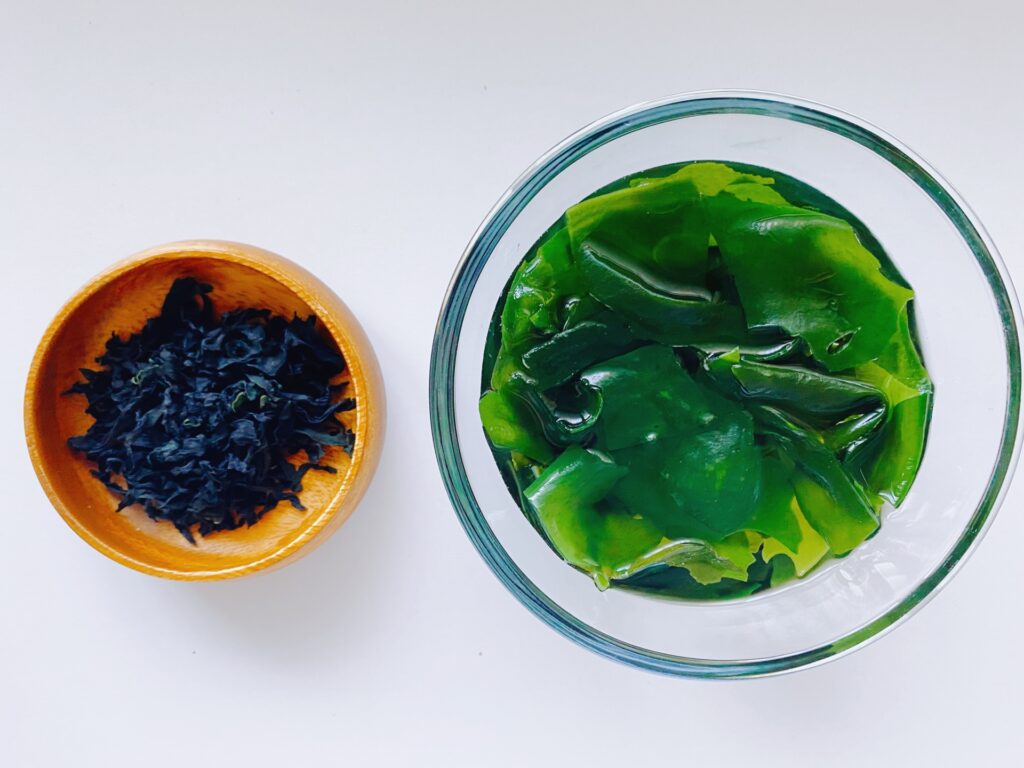 乾燥わかめと生わかめ