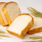 食パンと小麦